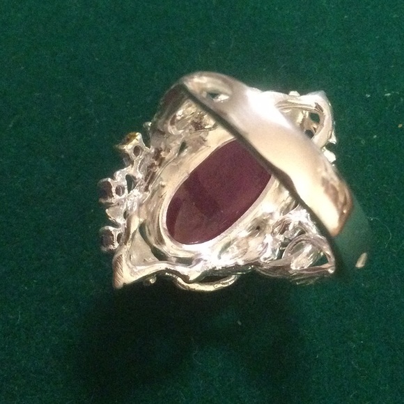 Exquisite 17 by 9mm Genuine Ruby Cabochon Ring - Picture 4 of 10